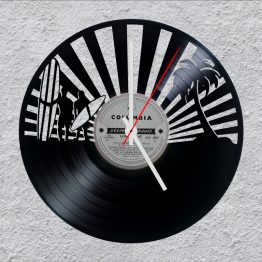 upcycled vinyl record clocks